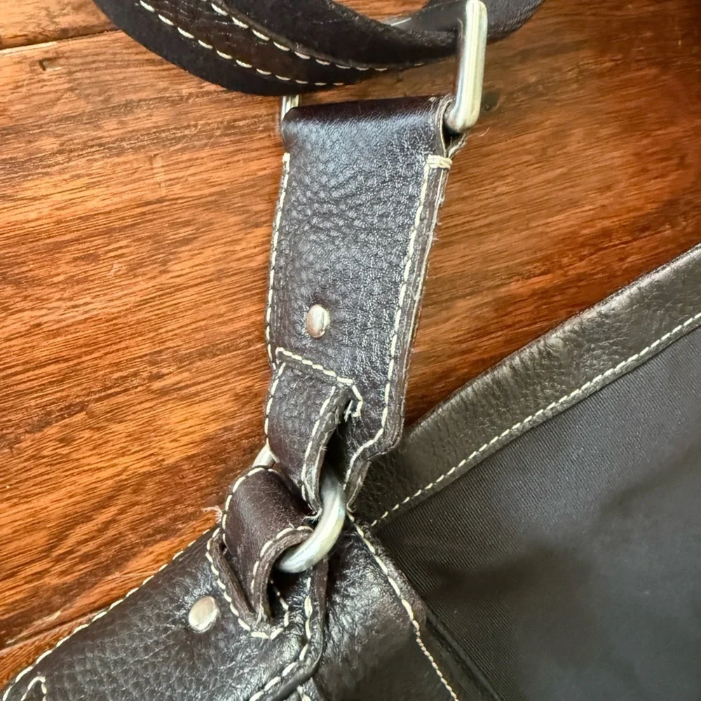 Levenger Bomber Jacket Leather Laptop Messenger Bag Pebble Brown EUC